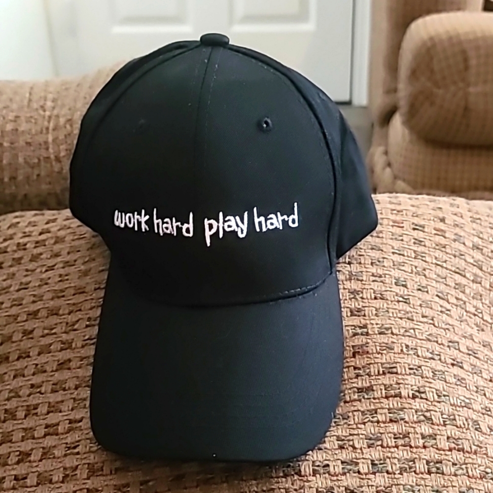 Karma Cap "Work Hard Play Hard" New black